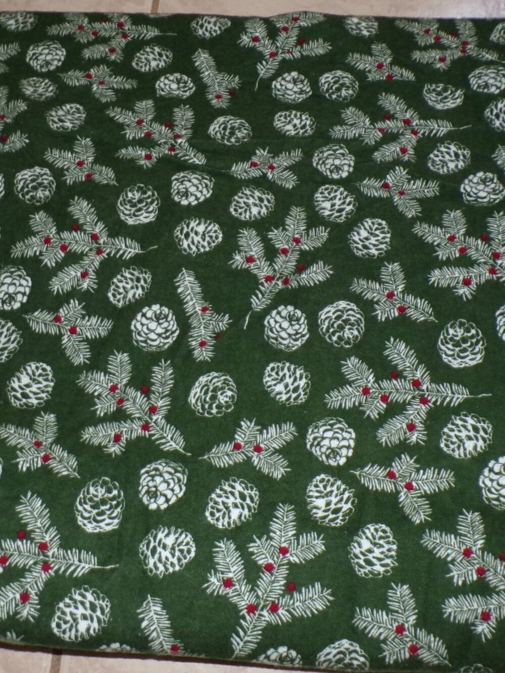 Super Snuggle Fabric Joann 100% Cotton Flannel Pine Cones Red Berries Boughs